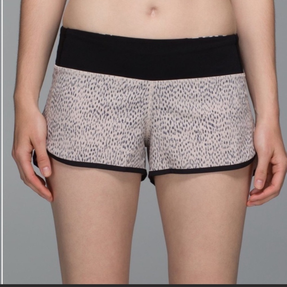 𝅺Lululemon Run Speed Short Dottie Dash Grain Black Lined Stretch Training Run